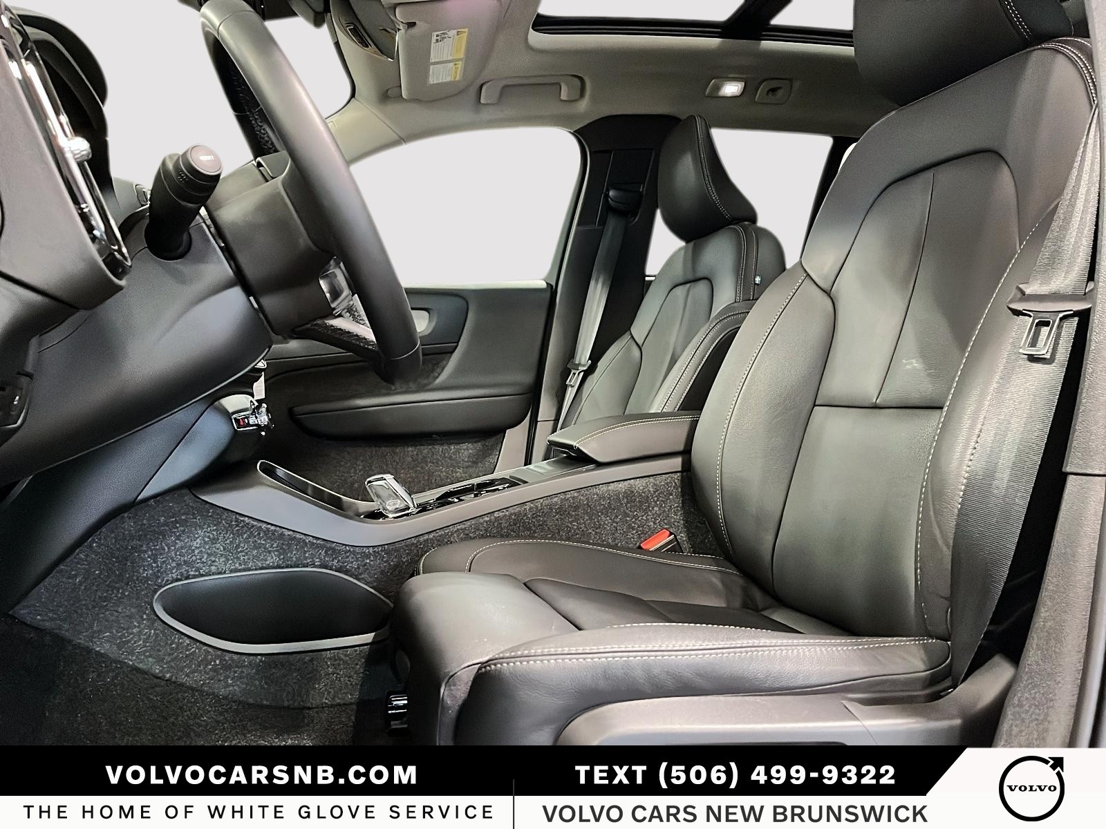 2025 Volvo XC40 B5 Plus Dark Theme