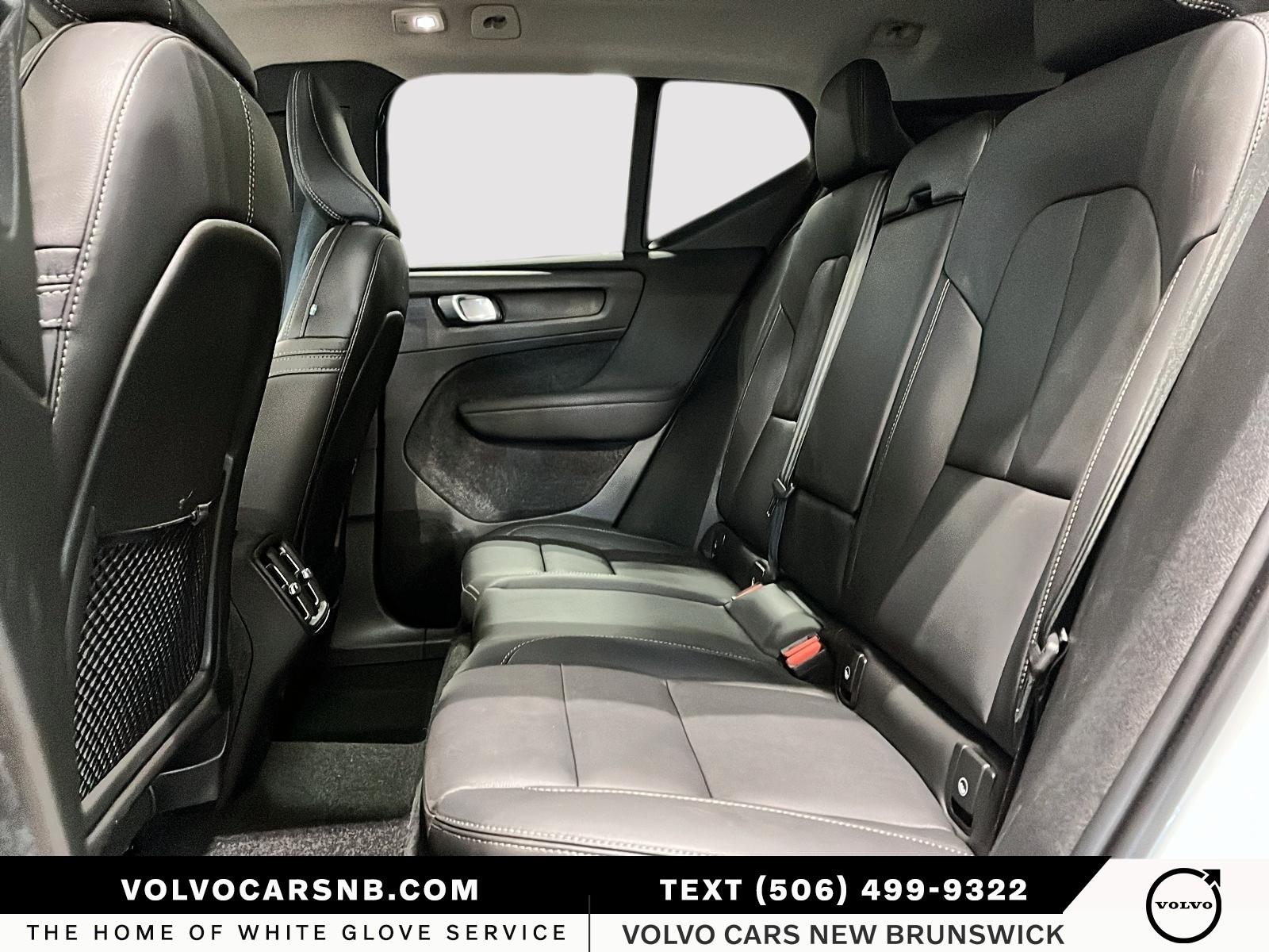 2025 Volvo XC40 B5 Plus Dark Theme