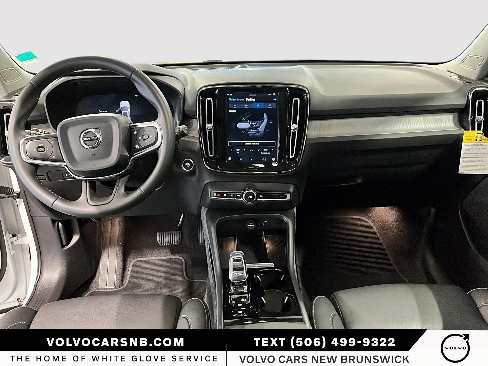 2025 Volvo XC40 B5 Plus Dark Theme