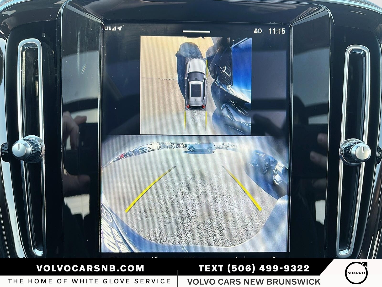 2025 Volvo XC40 B5 Plus Dark Theme