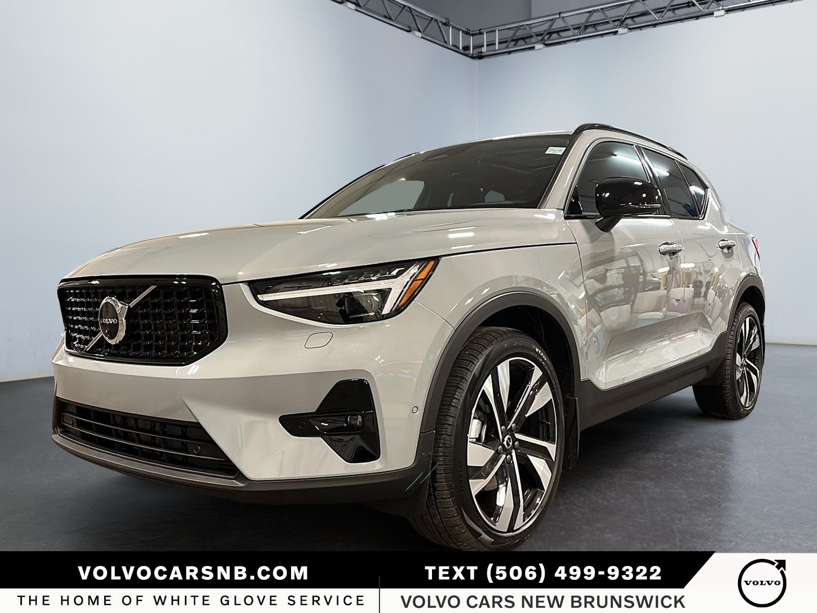 2026 Volvo XC40  B5 Plus Dark Theme
