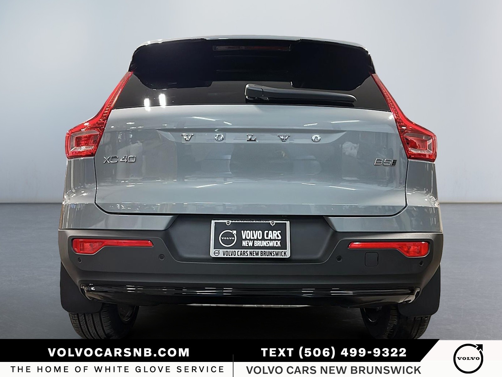 2026 Volvo XC40 B5 Plus Dark Theme