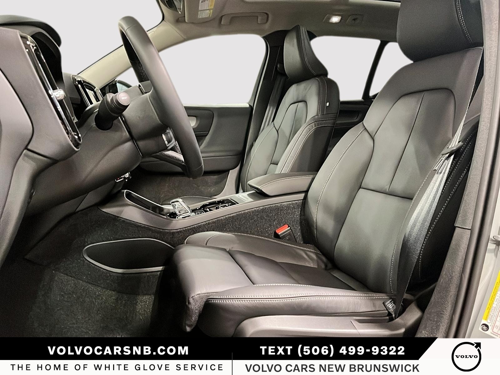 2026 Volvo XC40 B5 Plus Dark Theme