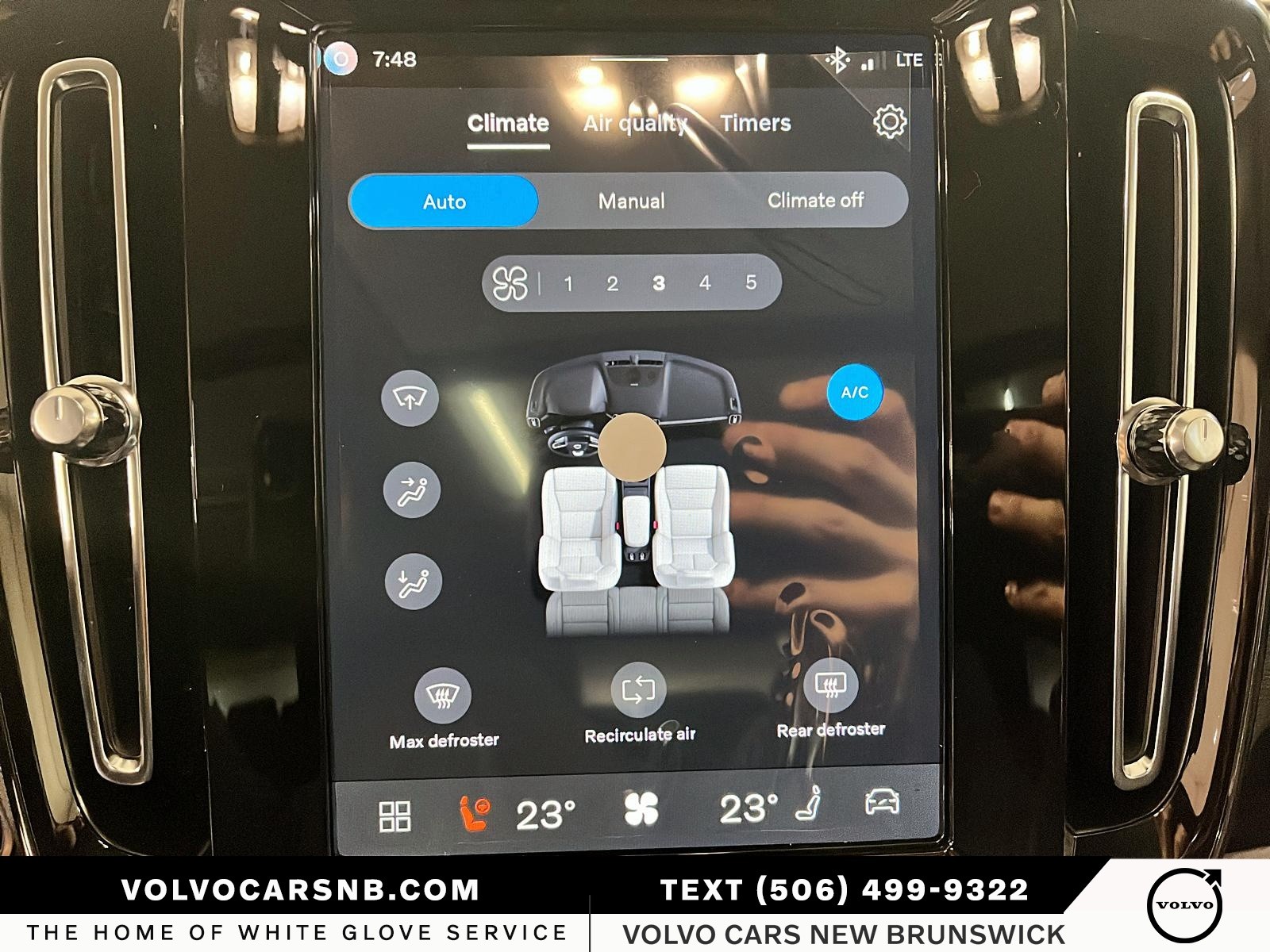 2026 Volvo XC40 B5 Plus Dark Theme