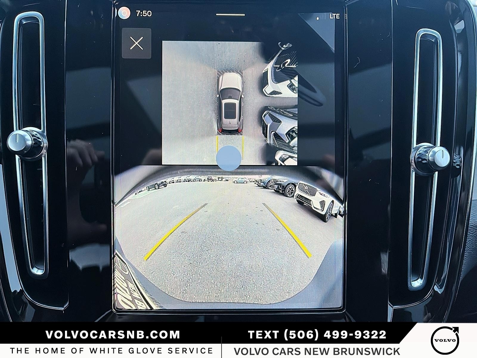 2026 Volvo XC40 B5 Plus Dark Theme