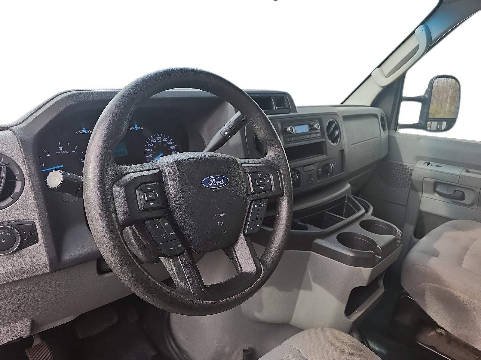 2022 Ford E-450 Cutaway 