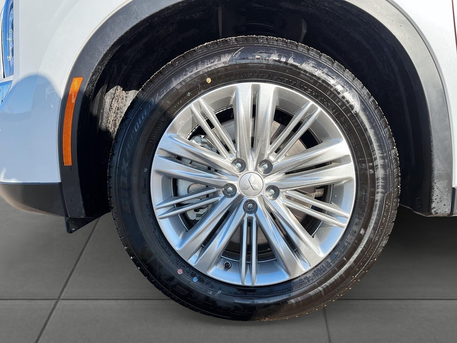 2025 Mitsubishi Outlander PHEV SE