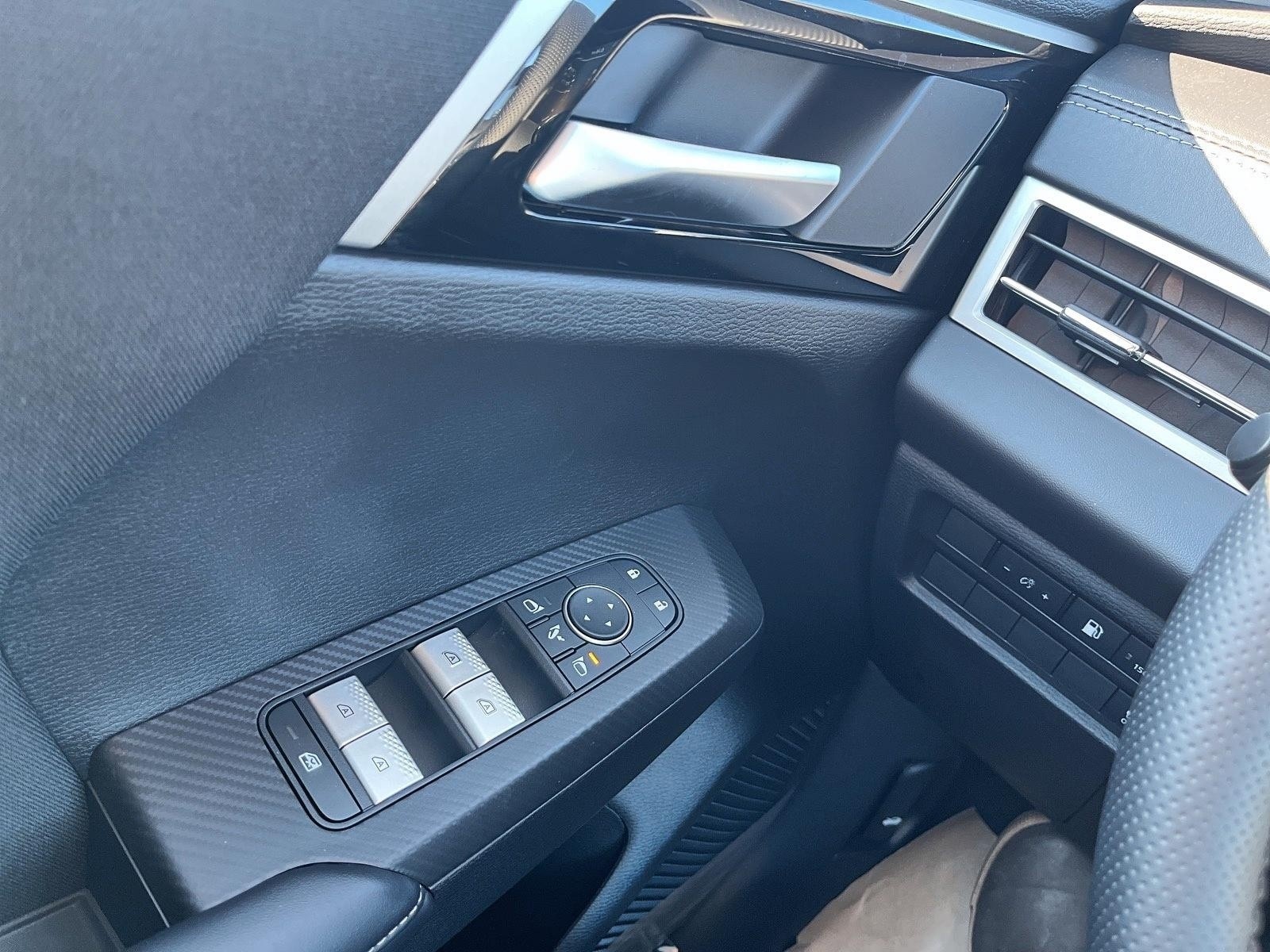 2025 Mitsubishi Outlander PHEV SE