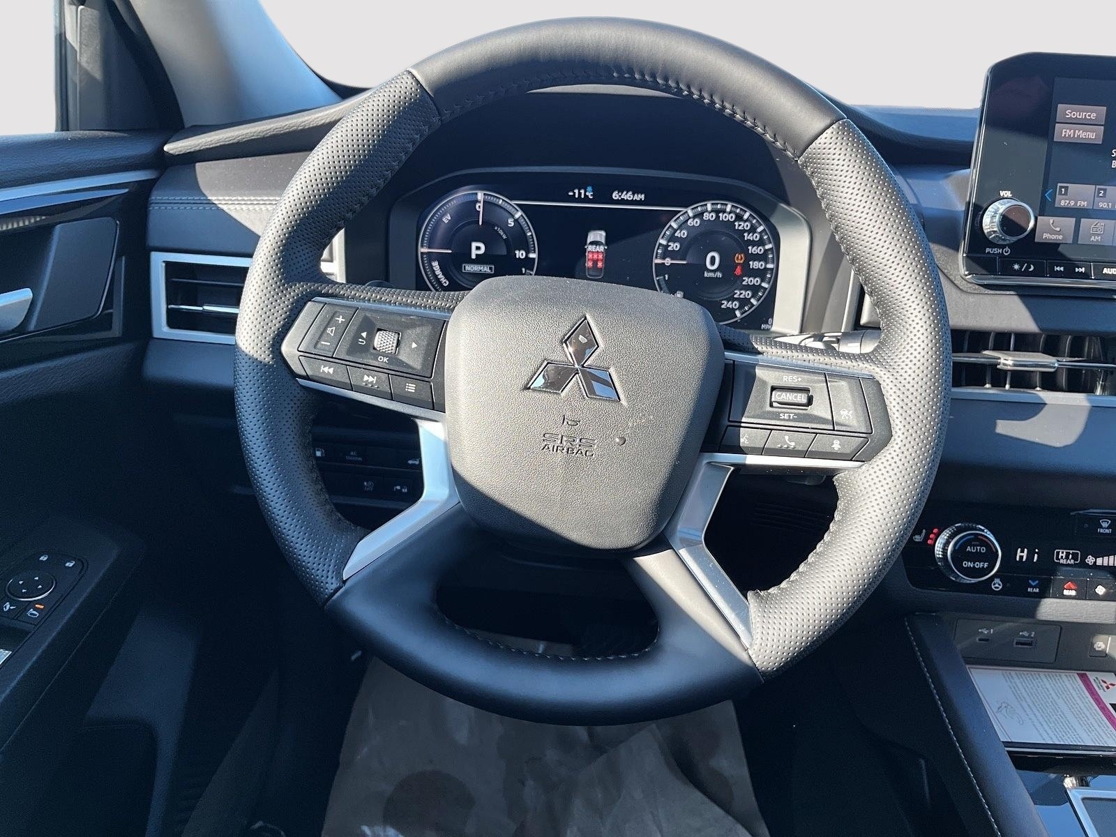 2025 Mitsubishi Outlander PHEV SE