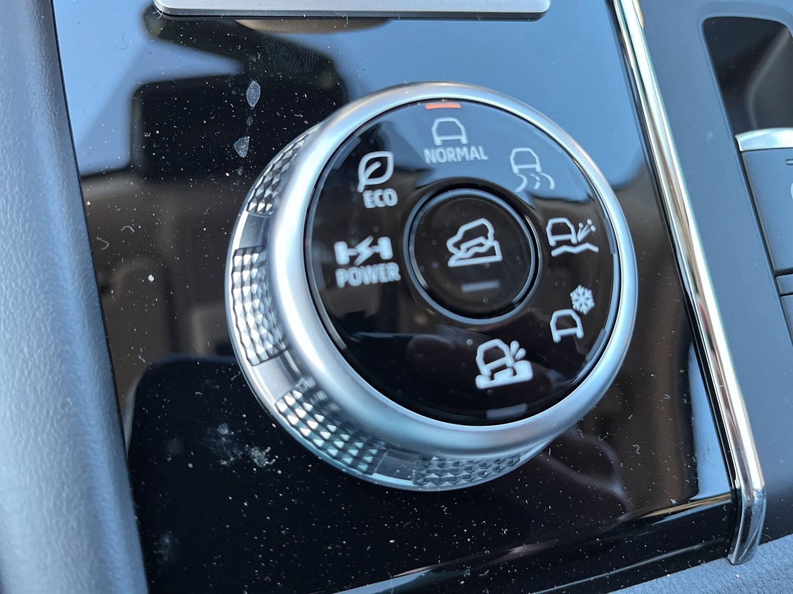 2025 Mitsubishi Outlander PHEV SE