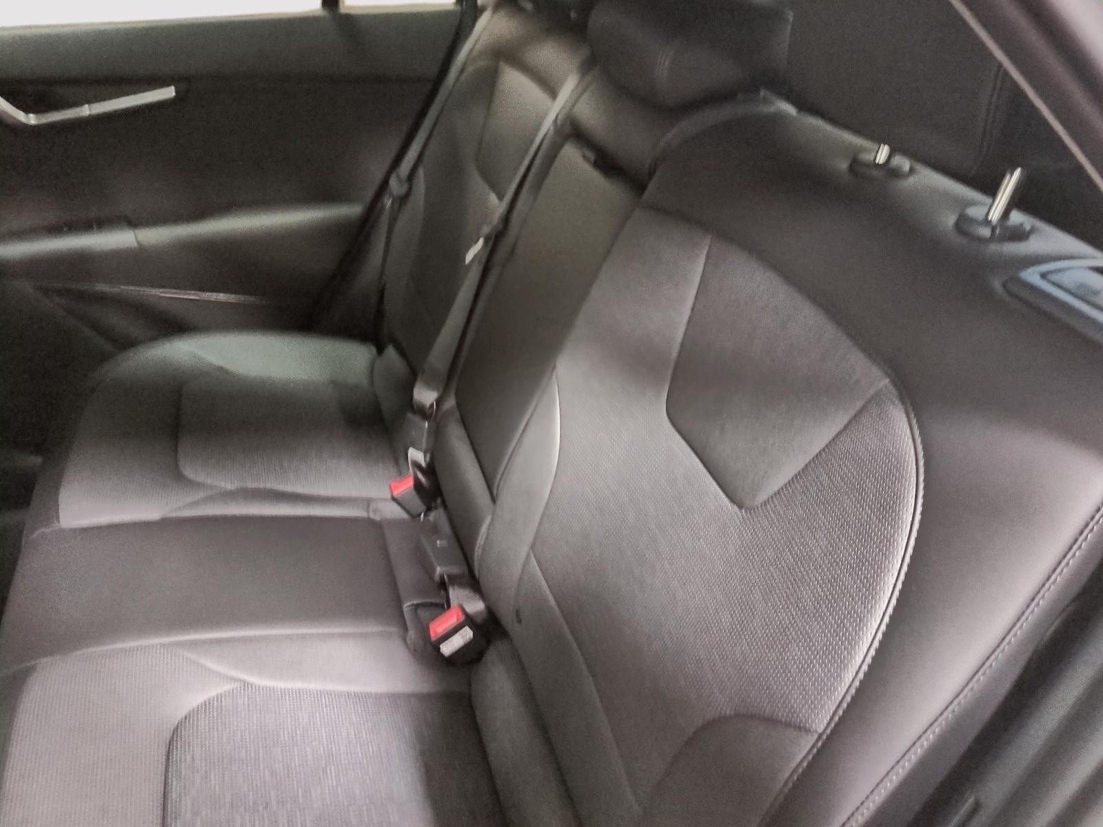 2026 Kia Niro EV Wave w/Snow White Pearl & Grey Exterior