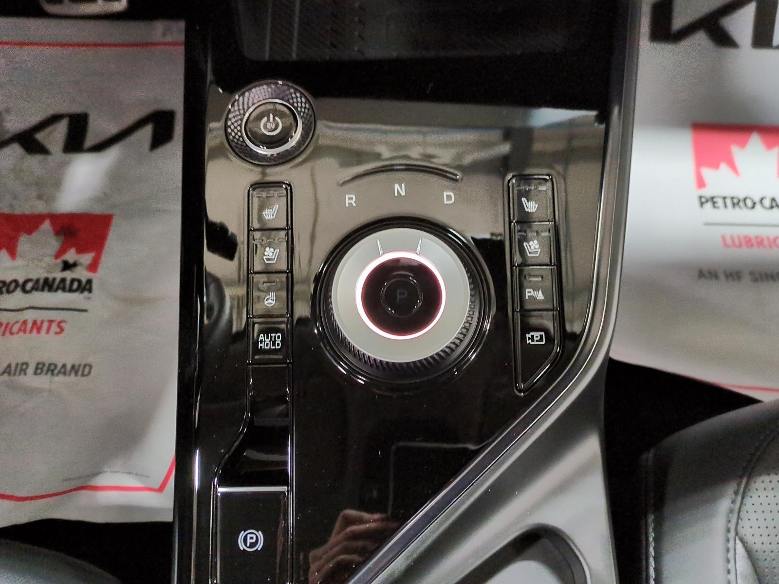 2026 Kia Niro EV Wave w/Snow White Pearl & Grey Exterior