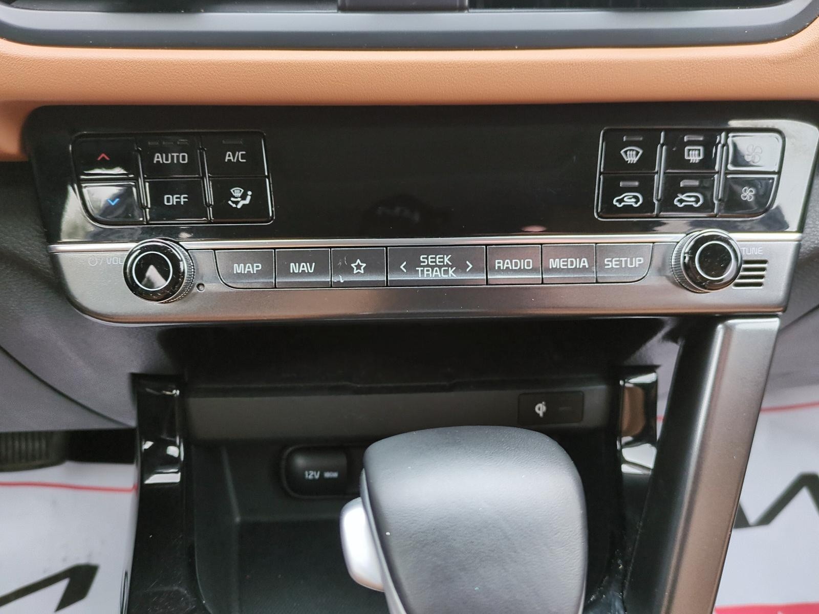 2024 Kia Seltos SX w/Brown Interior