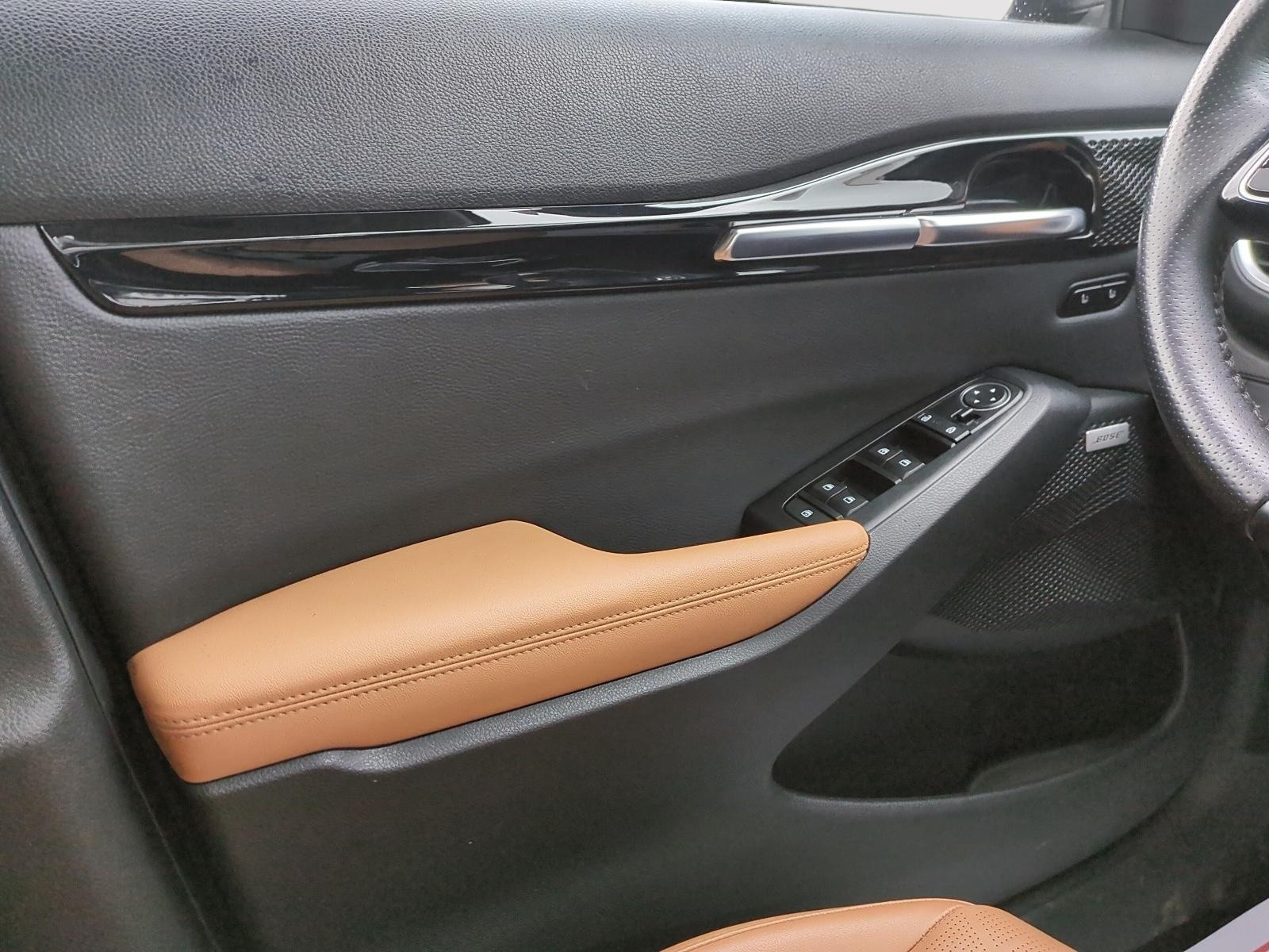 2024 Kia Seltos SX w/Brown Interior