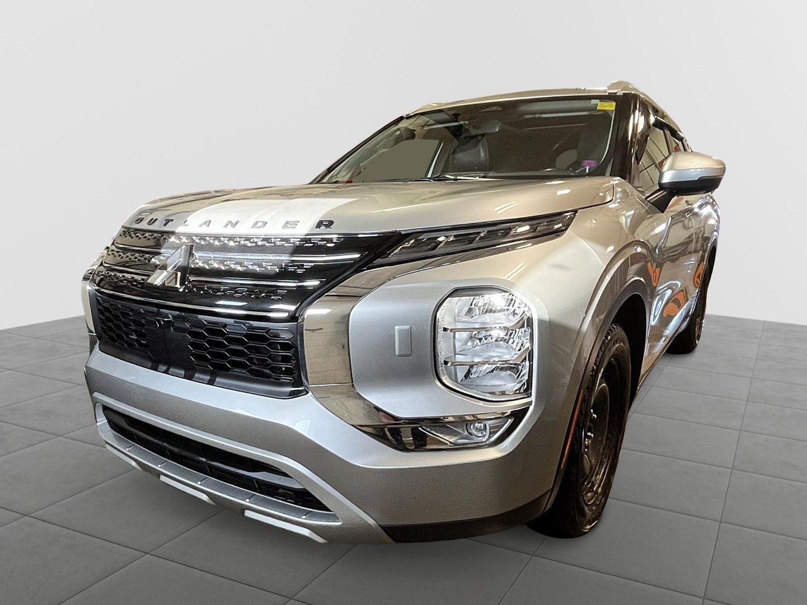 2022 Mitsubishi Outlander  LE