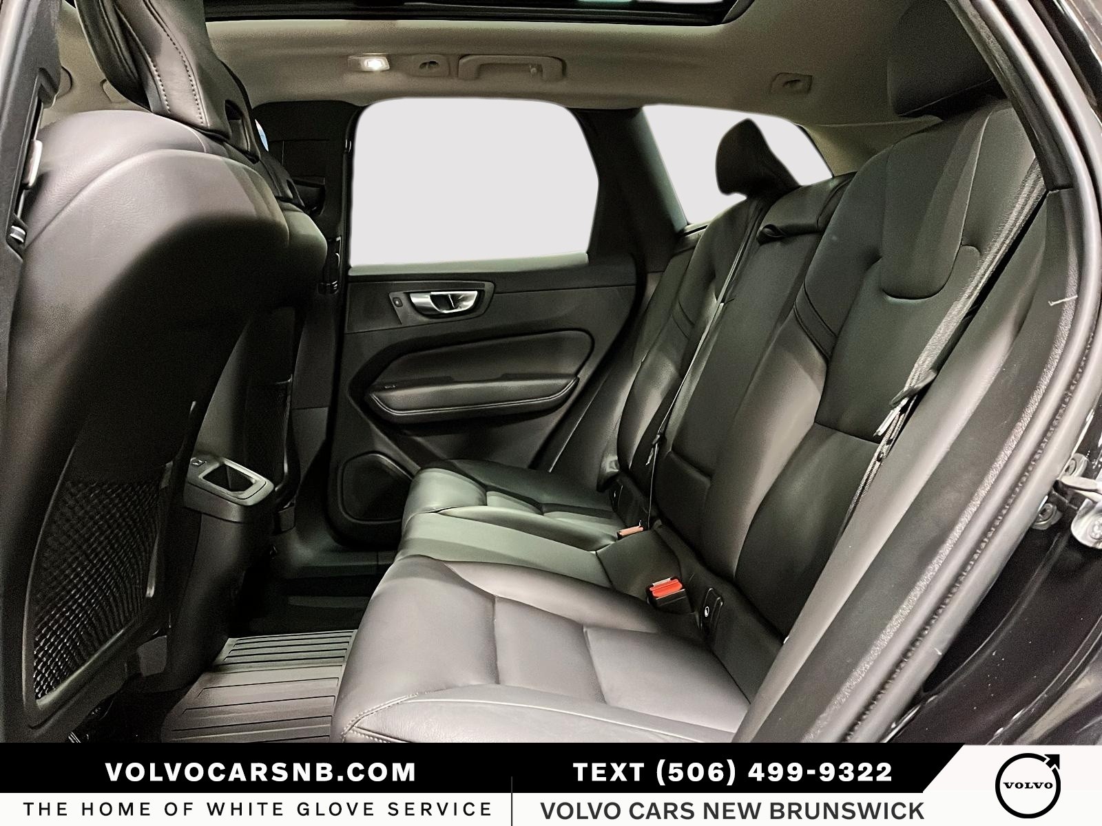 2025 Volvo XC60 B5 Core Dark Theme