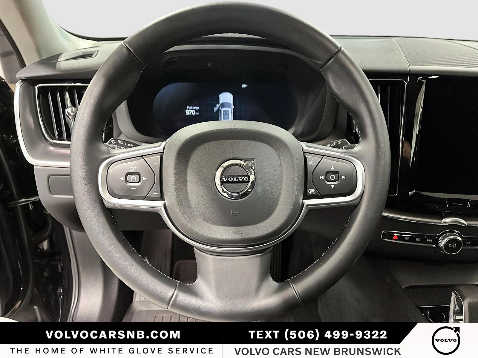 2025 Volvo XC60 B5 Core Dark Theme