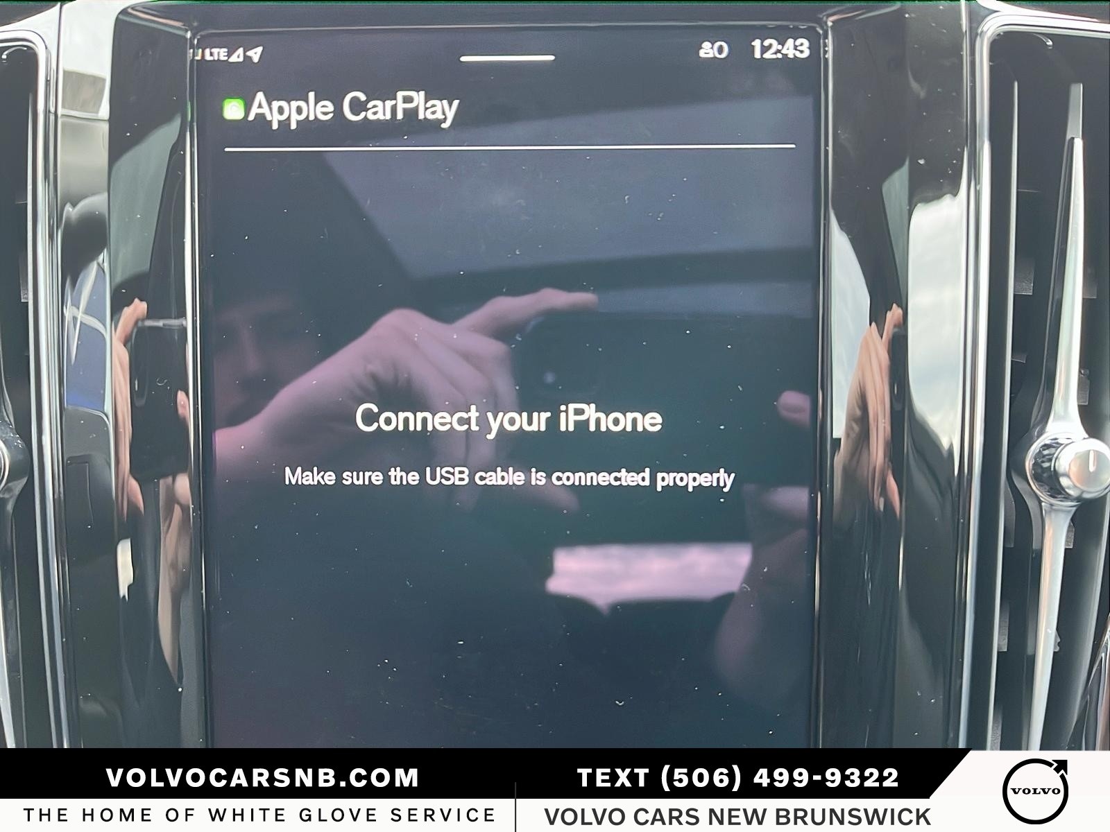 2025 Volvo XC60 B5 Core Dark Theme