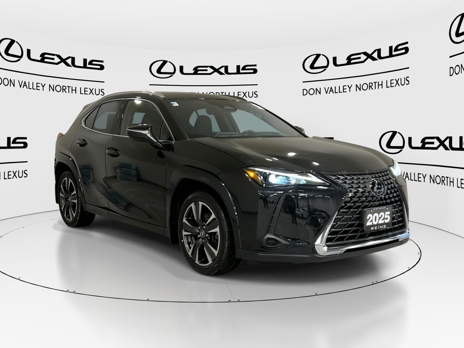 Lexus UX Hybrid 300h Premium AWD 2025