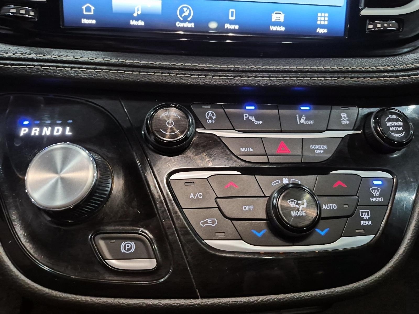 2024 Chrysler Pacifica Touring-L