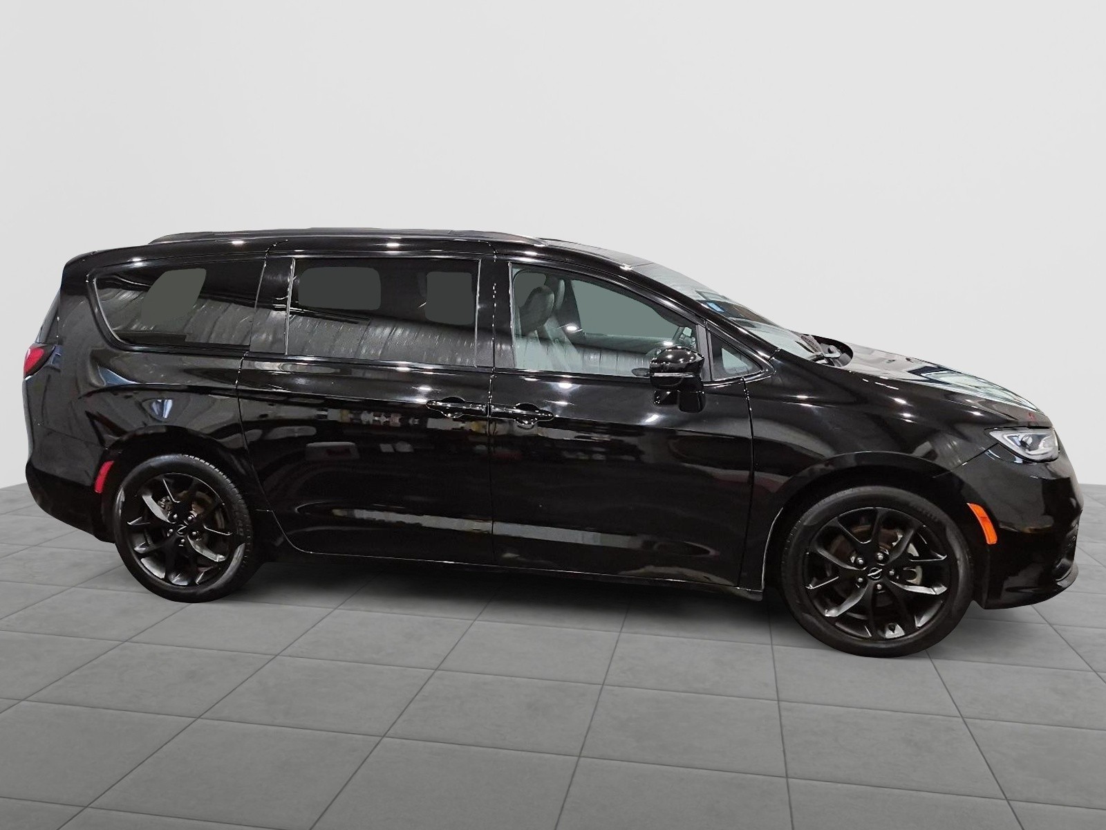 2024 Chrysler Pacifica Touring-L