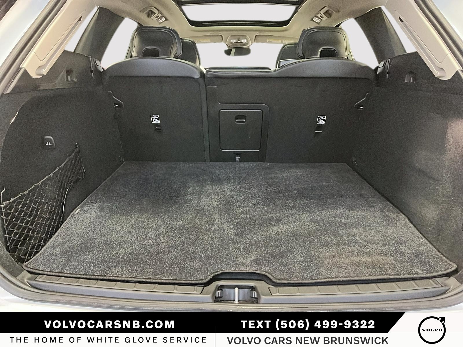 2025 Volvo XC60 Plug-In Hybrid T8 Core Dark Theme