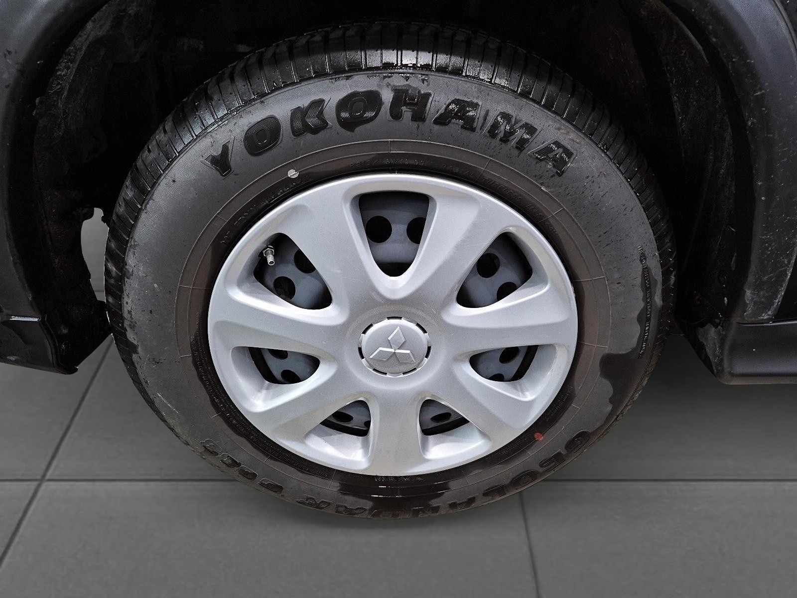 2023 Mitsubishi RVR ES