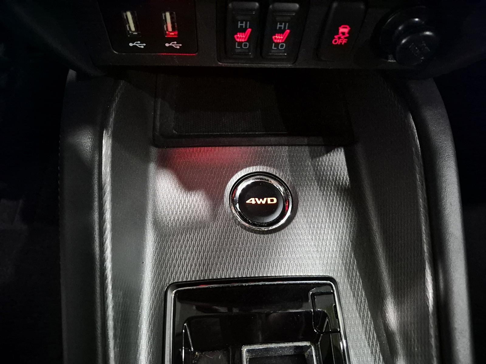 2023 Mitsubishi RVR ES