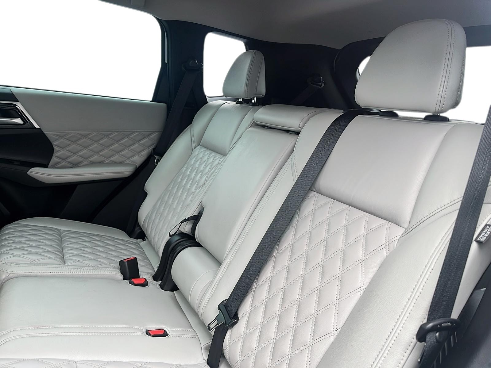 2023 Mitsubishi Outlander Plug-In Hybrid SEL