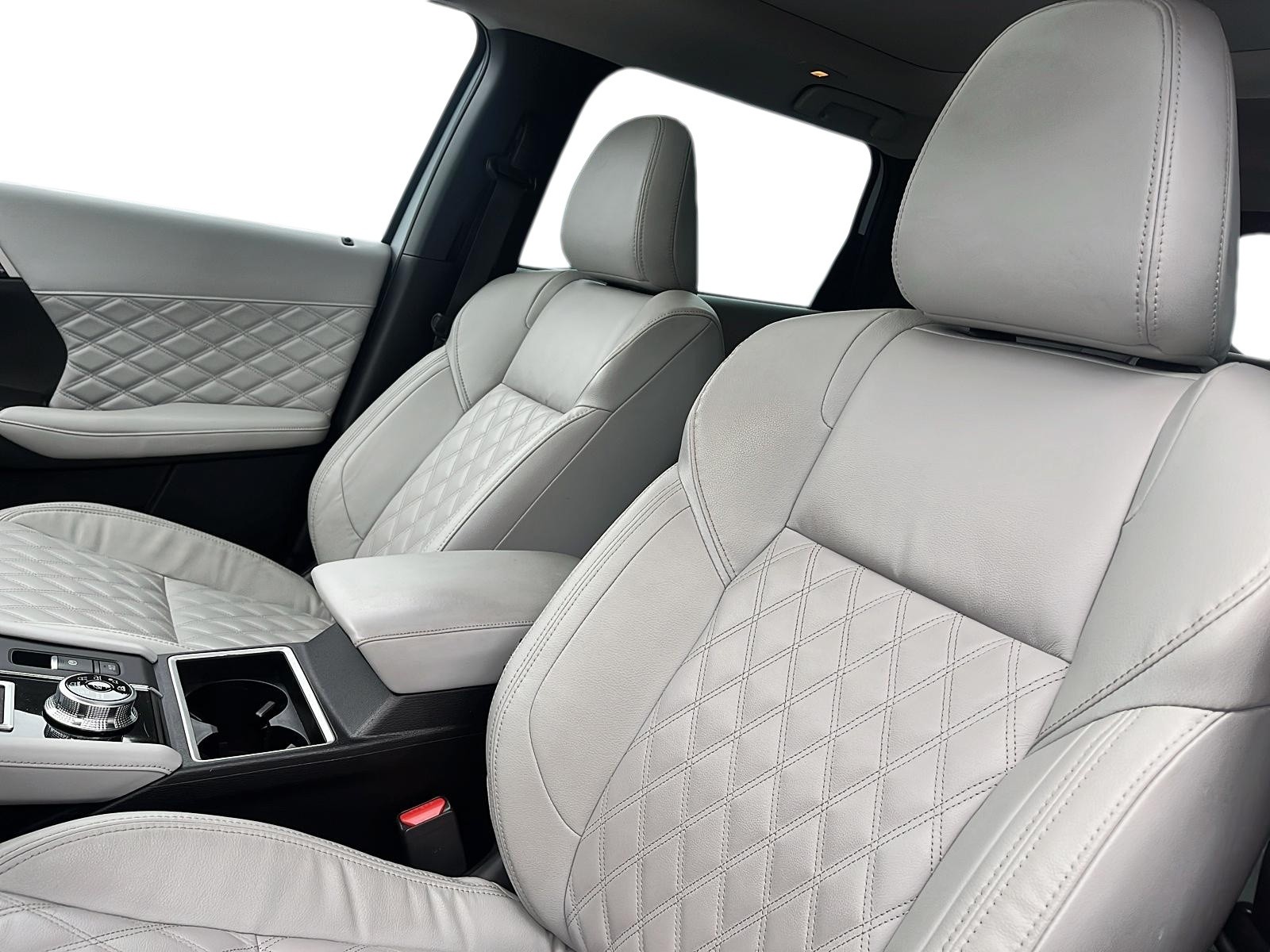 2023 Mitsubishi Outlander Plug-In Hybrid SEL