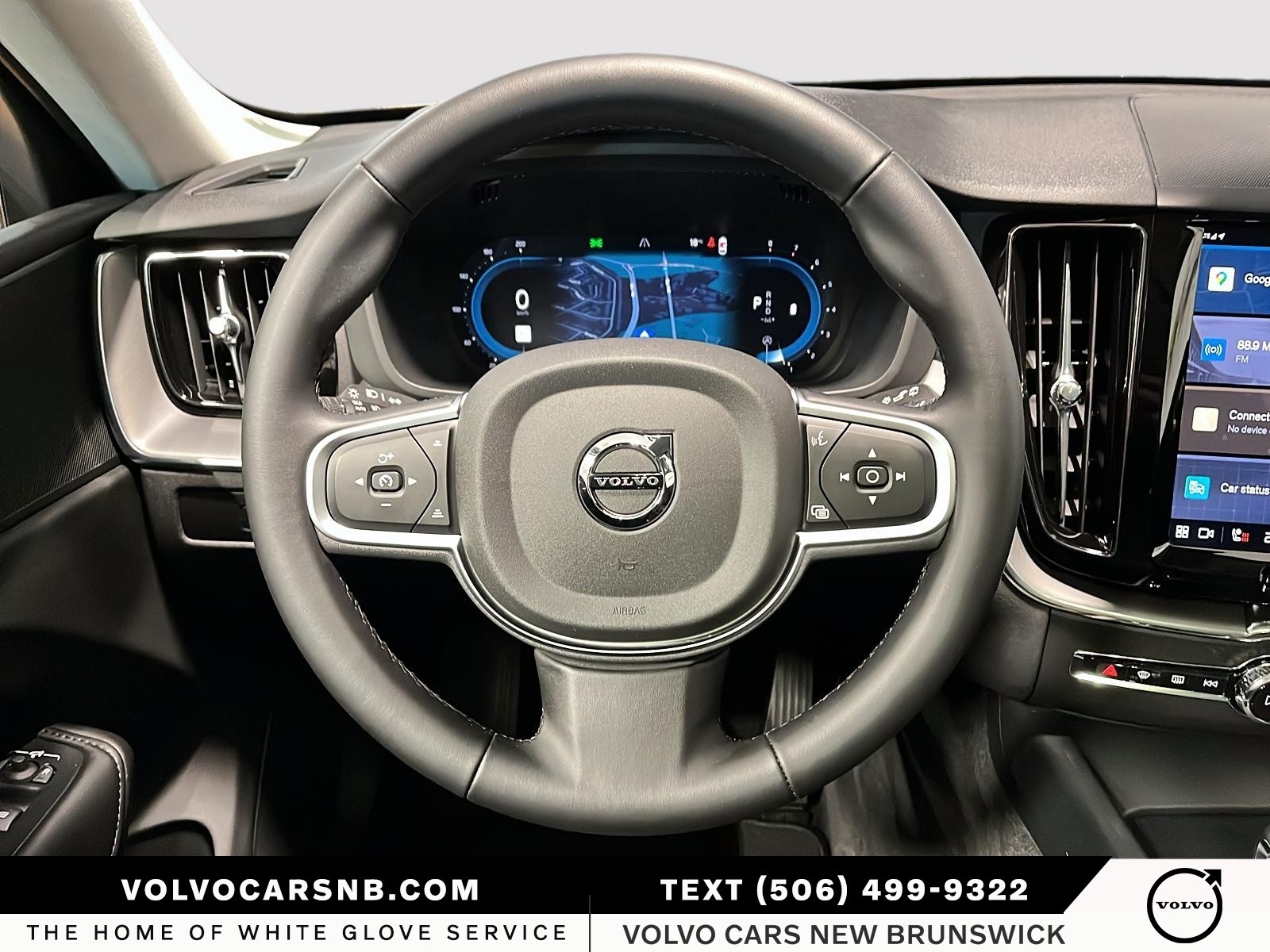 2025 Volvo XC60 B5 Core Dark Theme