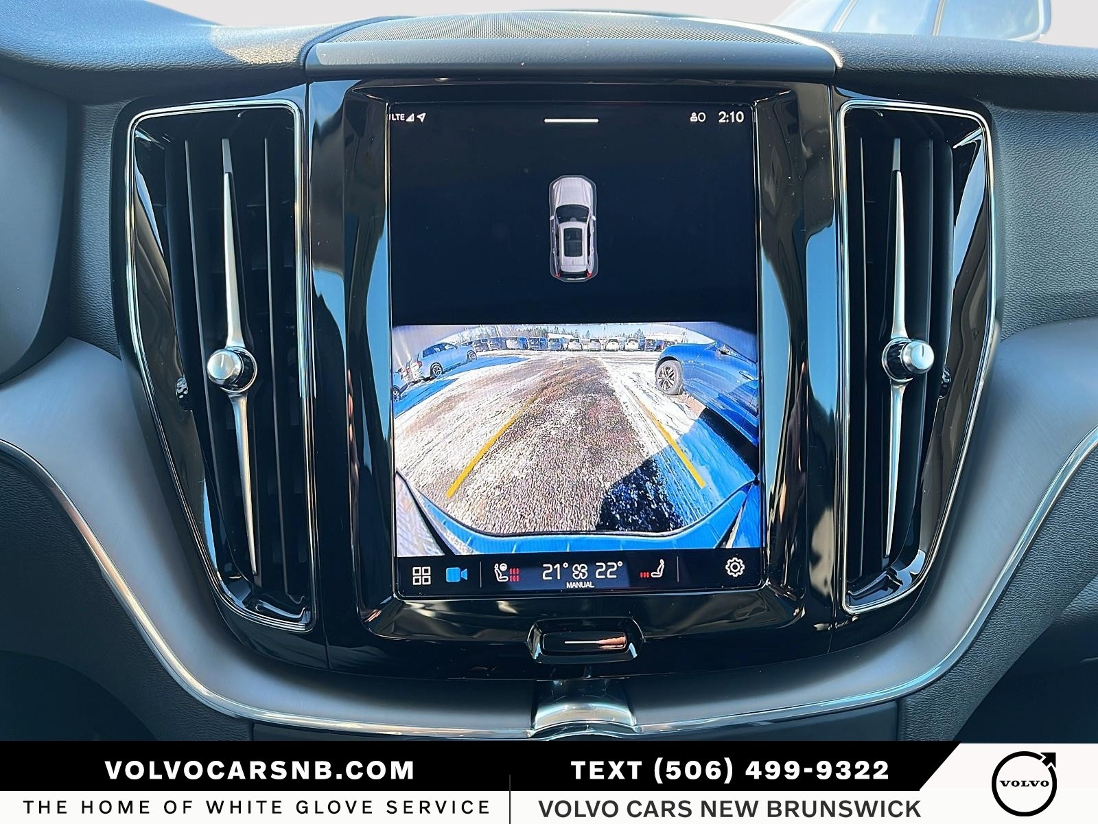 2025 Volvo XC60 B5 Core Dark Theme