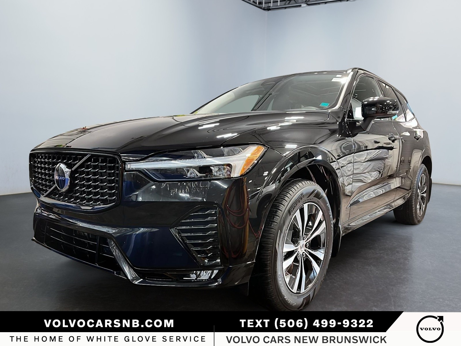 2025 Volvo XC60  B5 Core Dark Theme