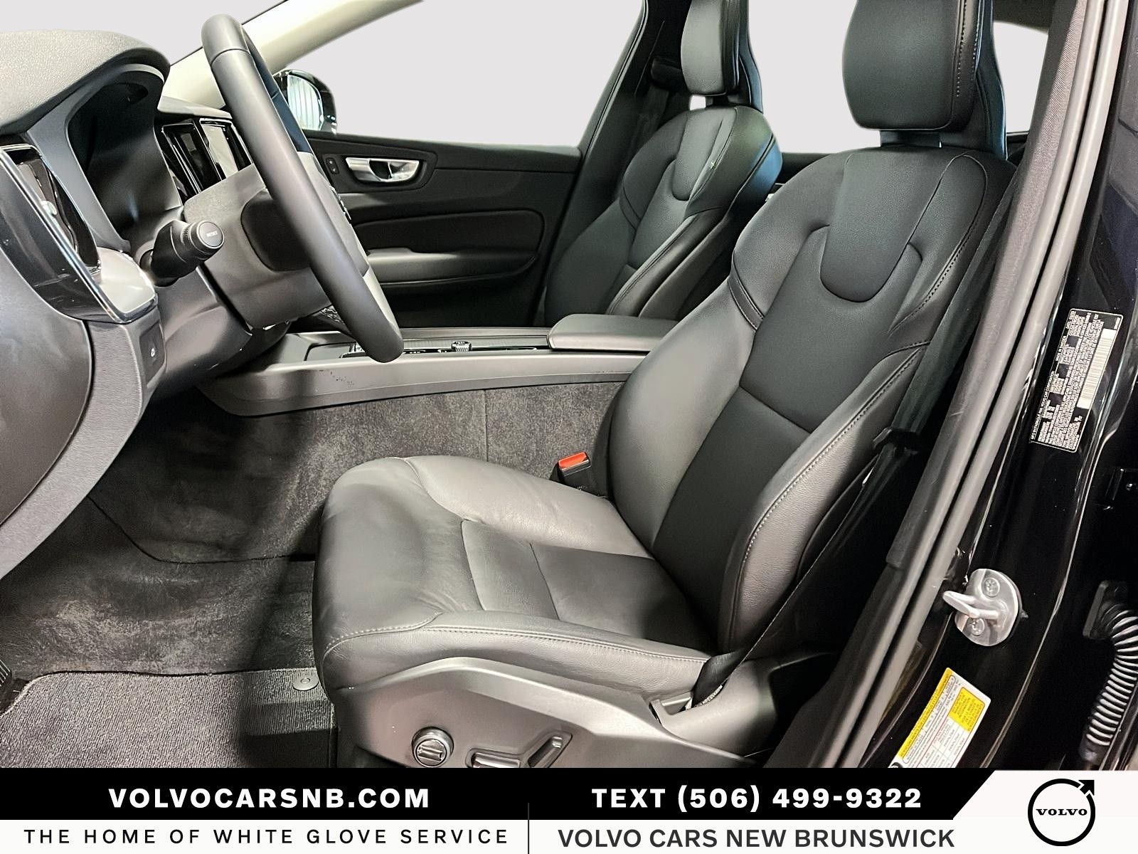 2025 Volvo XC60 B5 Core Dark Theme