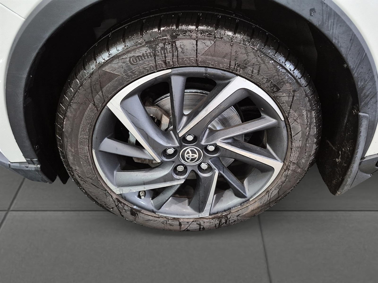 2021 Toyota C-HR XLE Premium