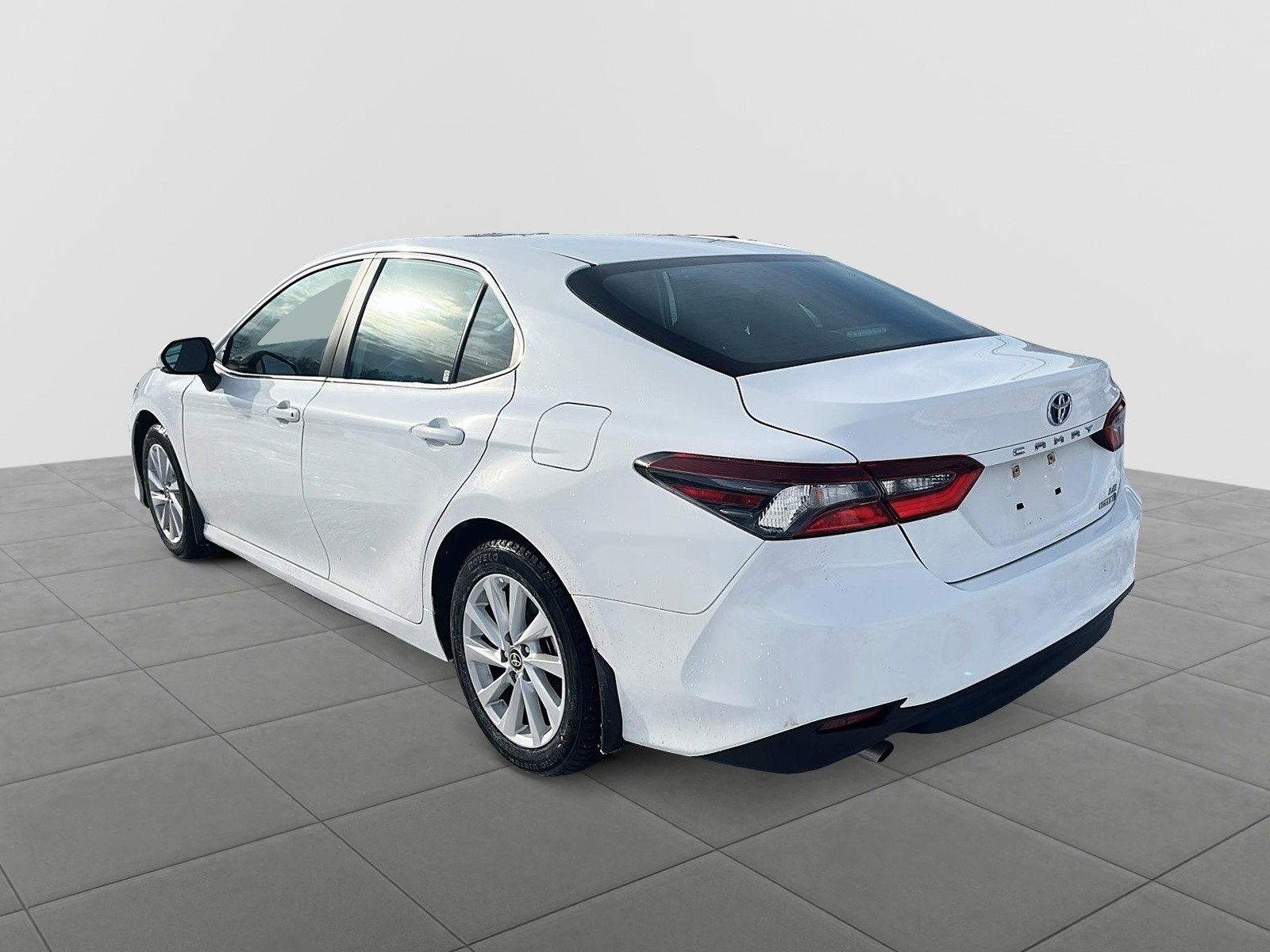 2024 Toyota Camry Hybrid LE