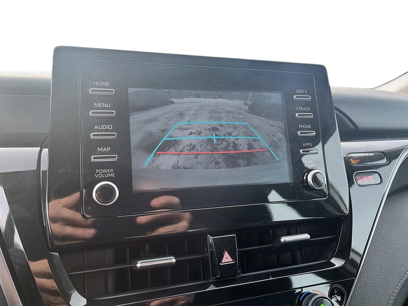 2024 Toyota Camry Hybrid LE