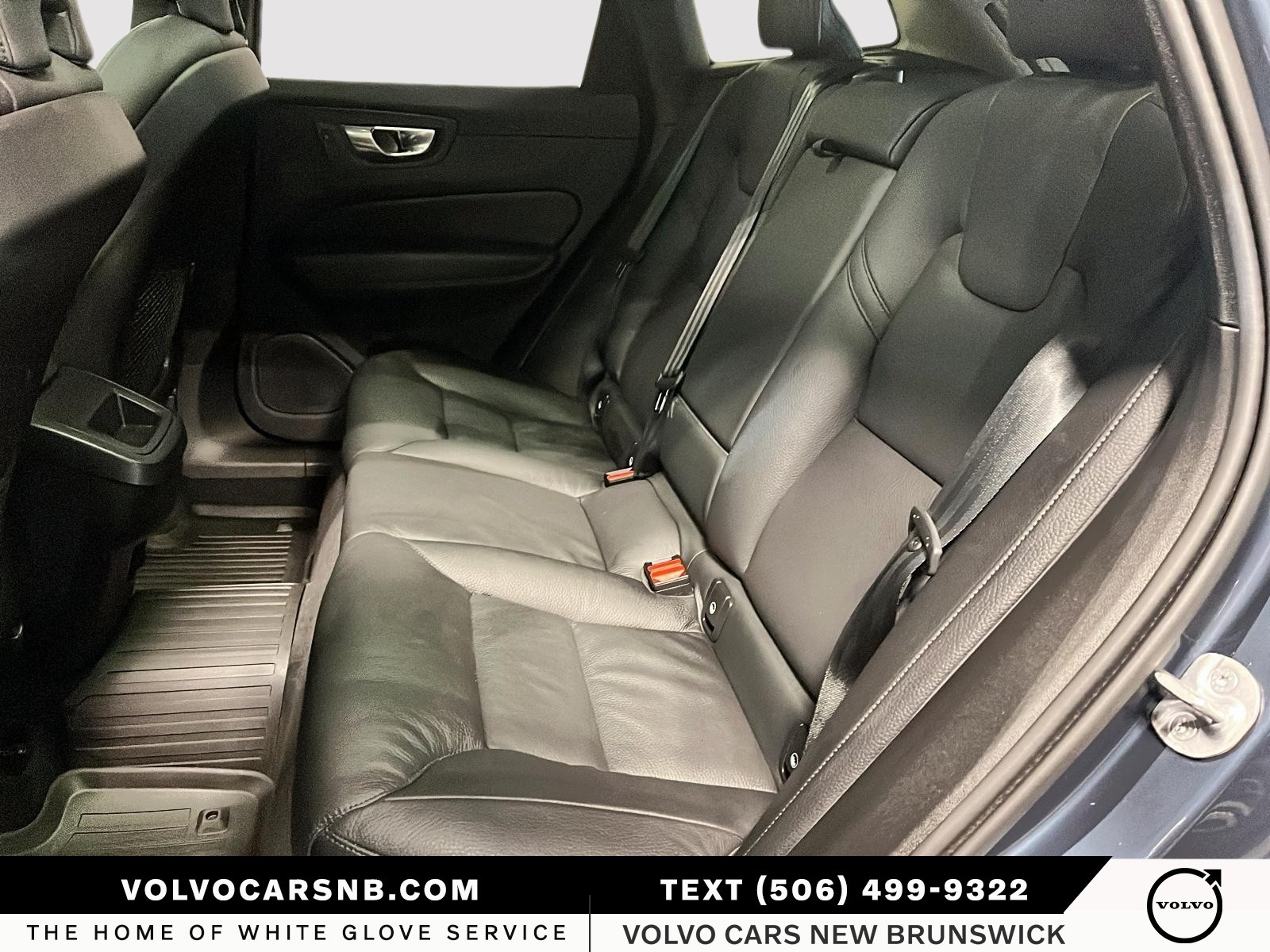 2025 Volvo XC60 B5 Plus Dark Theme