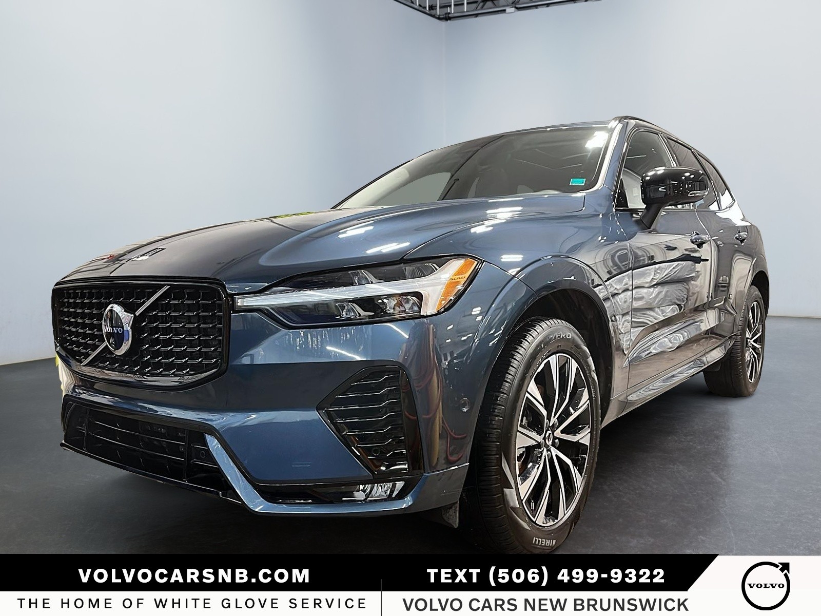 2025 Volvo XC60  B5 Plus Dark Theme