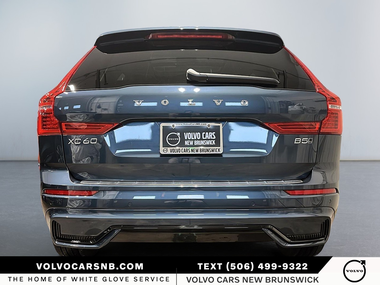 2025 Volvo XC60 B5 Plus Dark Theme