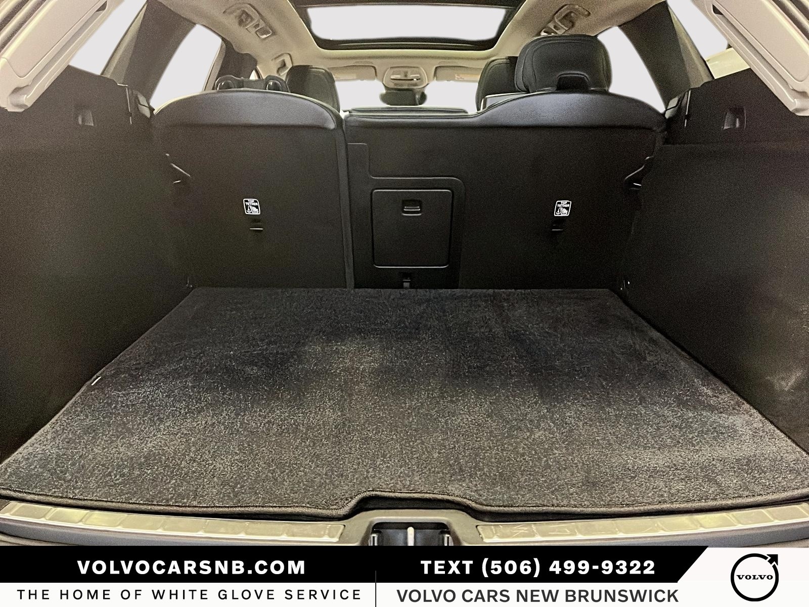 2025 Volvo XC60 B5 Plus Dark Theme