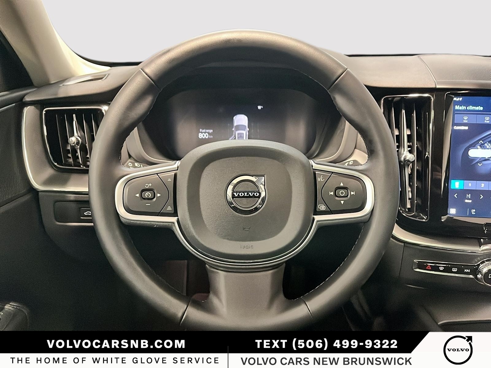 2025 Volvo XC60 B5 Core Dark Theme