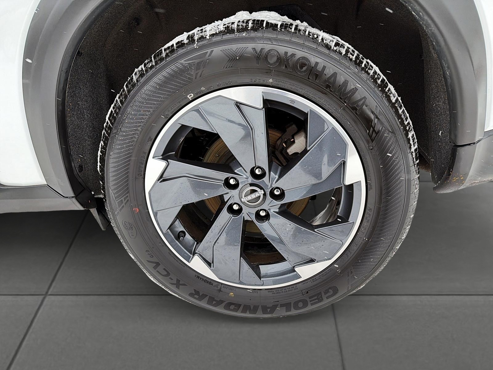 2024 Nissan Rogue SV Moonroof