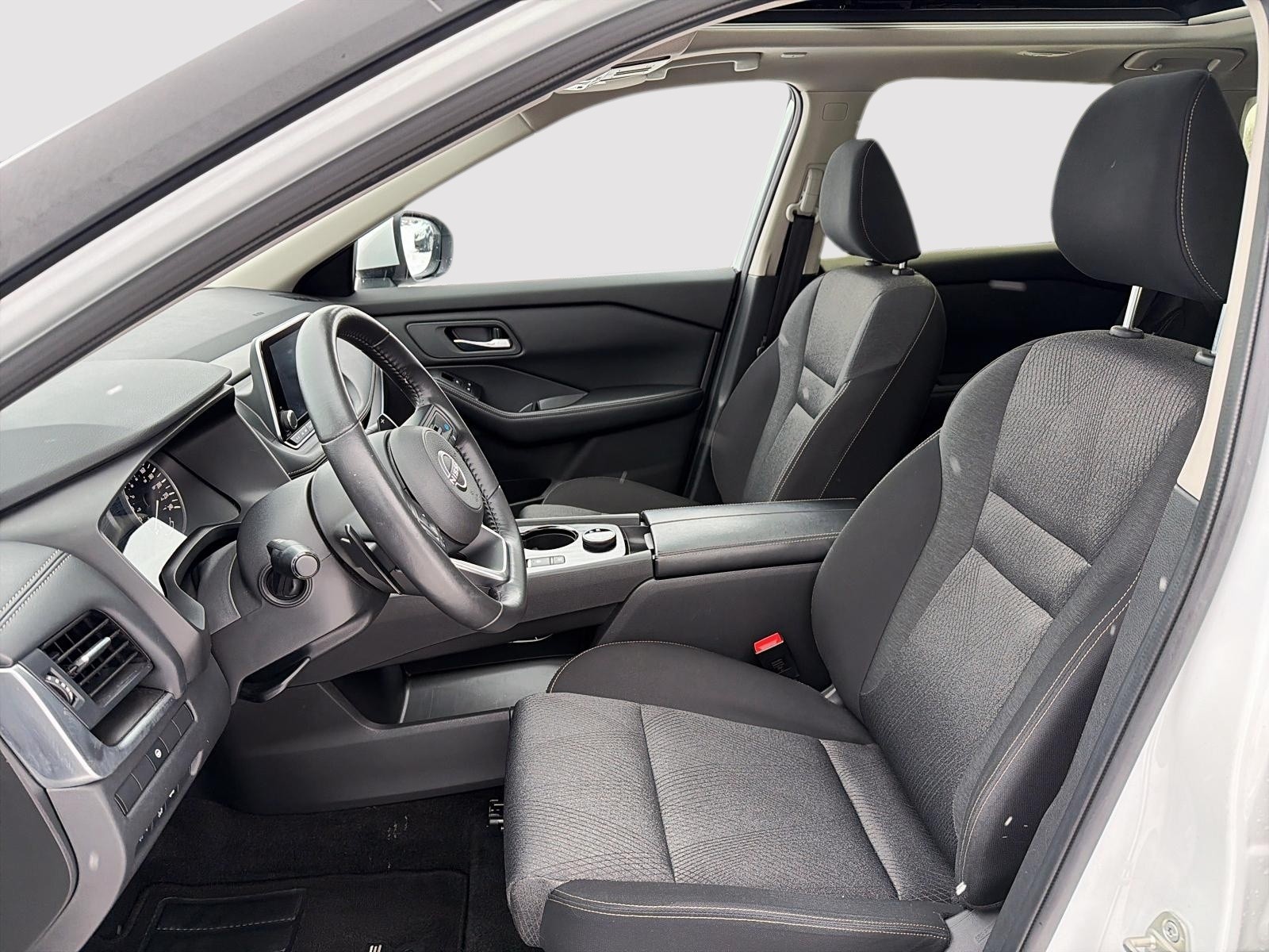 2024 Nissan Rogue SV Moonroof