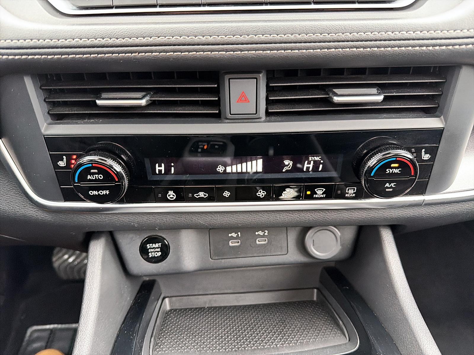 2024 Nissan Rogue SV Moonroof