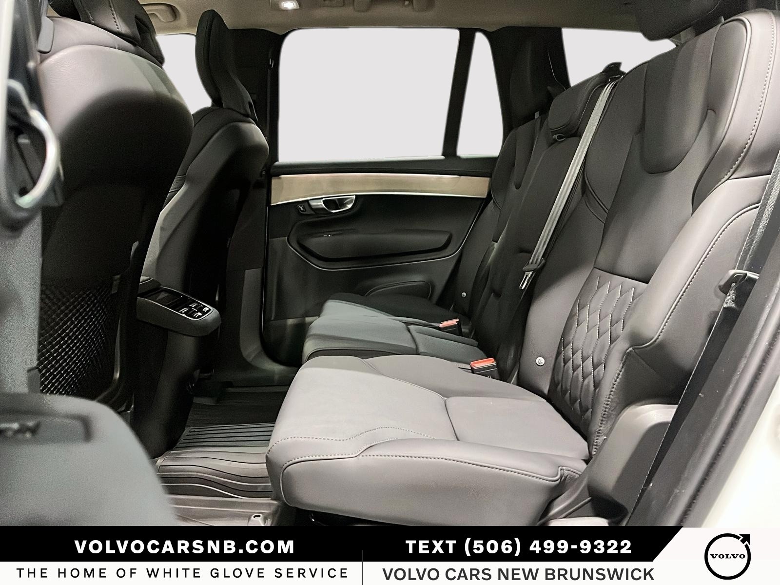 2025 Volvo XC90 B6 Plus Bright Theme