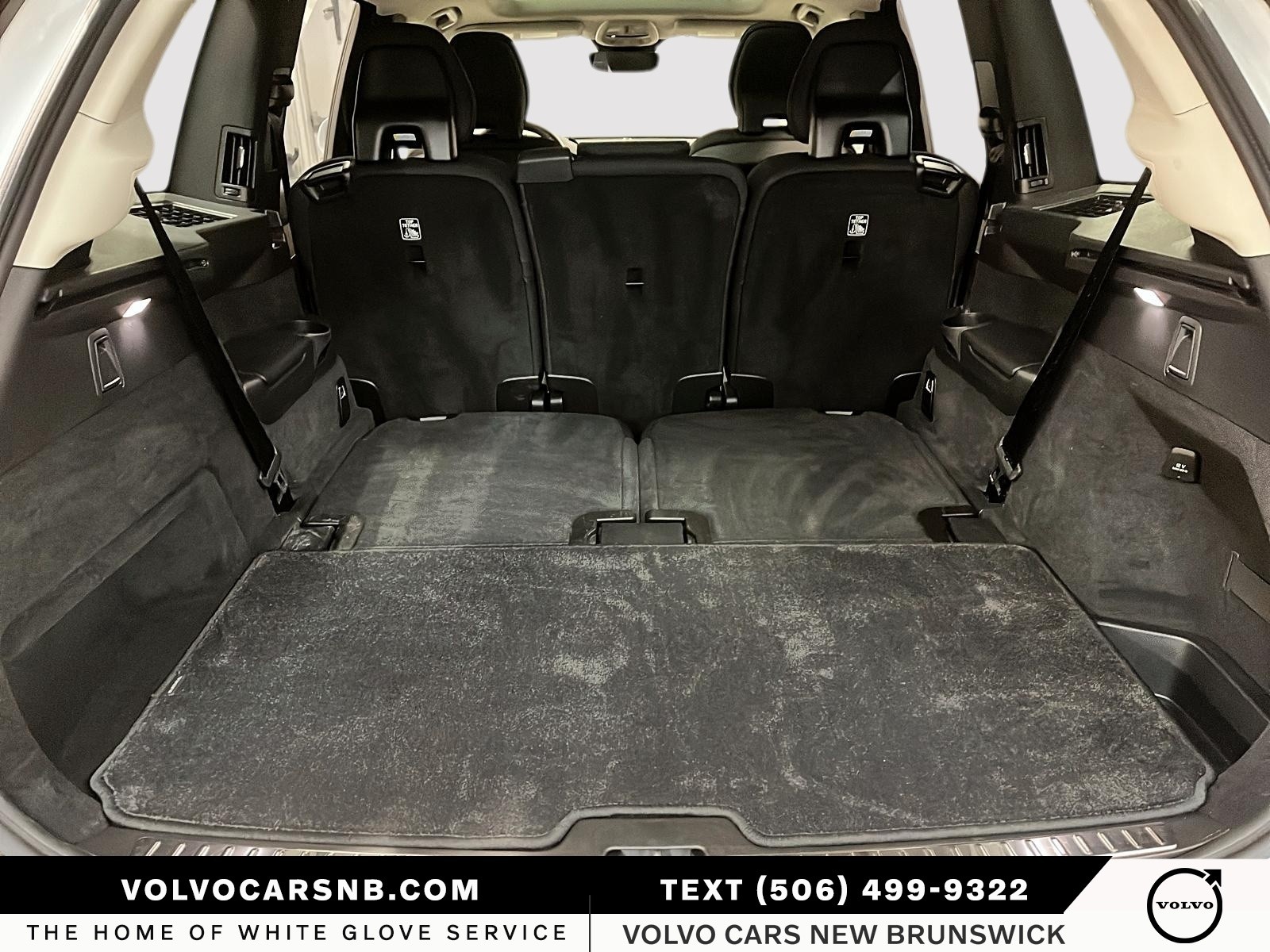 2025 Volvo XC90 B6 Plus Bright Theme