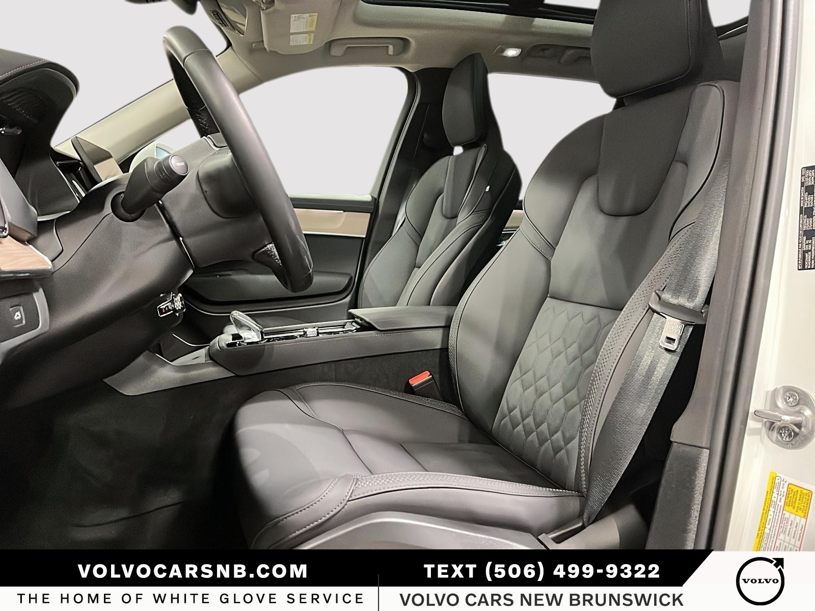 2025 Volvo XC90 B6 Plus Bright Theme