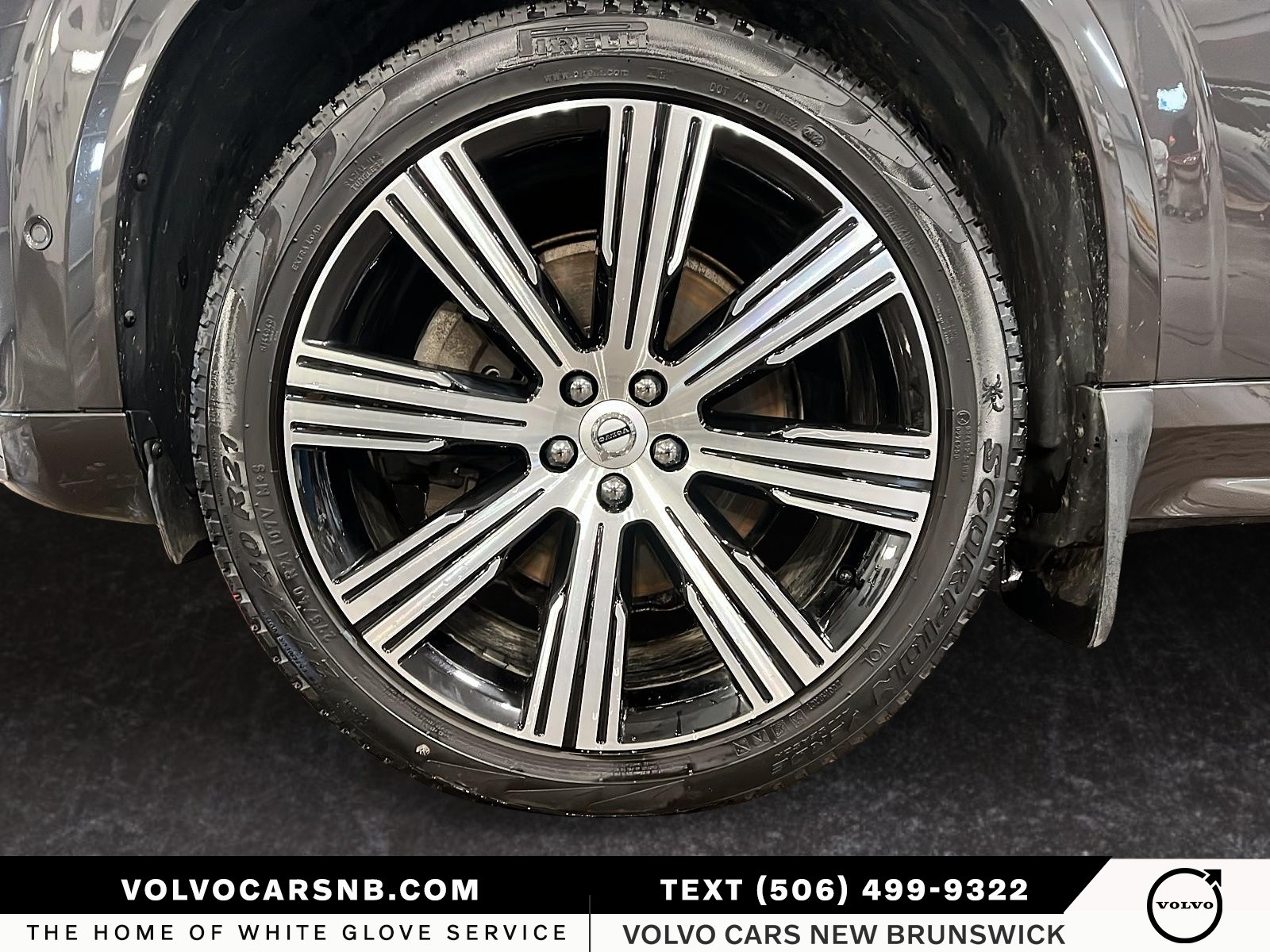 2024 Volvo XC90 B6 Ultimate Bright Theme