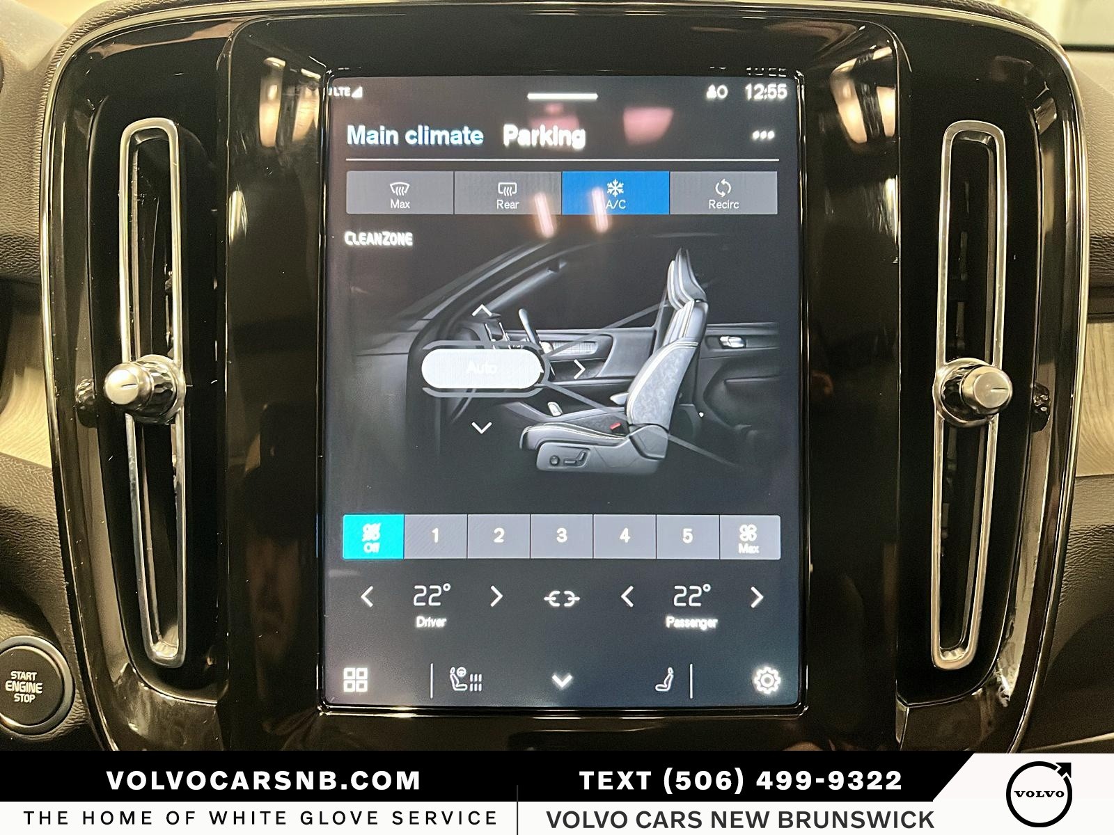 2025 Volvo XC40 B5 Plus Dark Theme